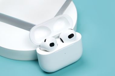 Tai nghe Bluetooth AirPods 3 Wireless Charge Apple MME73 Trắng