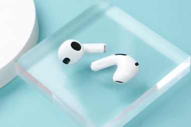 Tai nghe Bluetooth AirPods 3 Wireless Charge Apple MME73 Trắng
