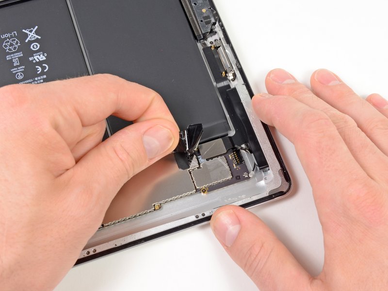 Thay loa trong iPad 3