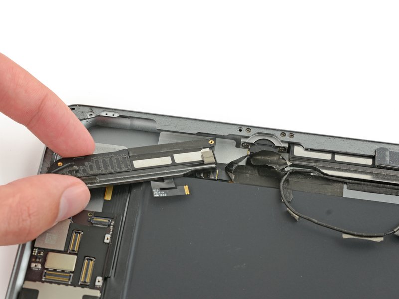 Thay loa trong iPad Gen 5 2017