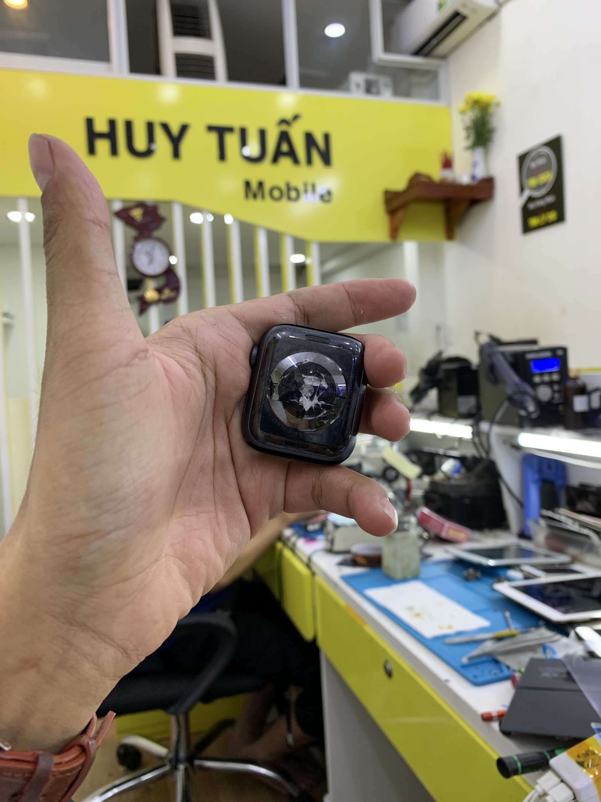 https://huytuanmobile.vn/
